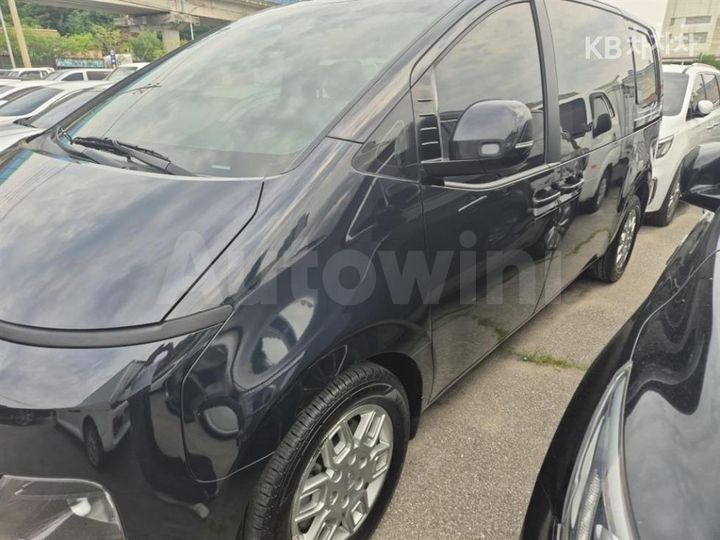 Hyundai Staria 2023 — 4