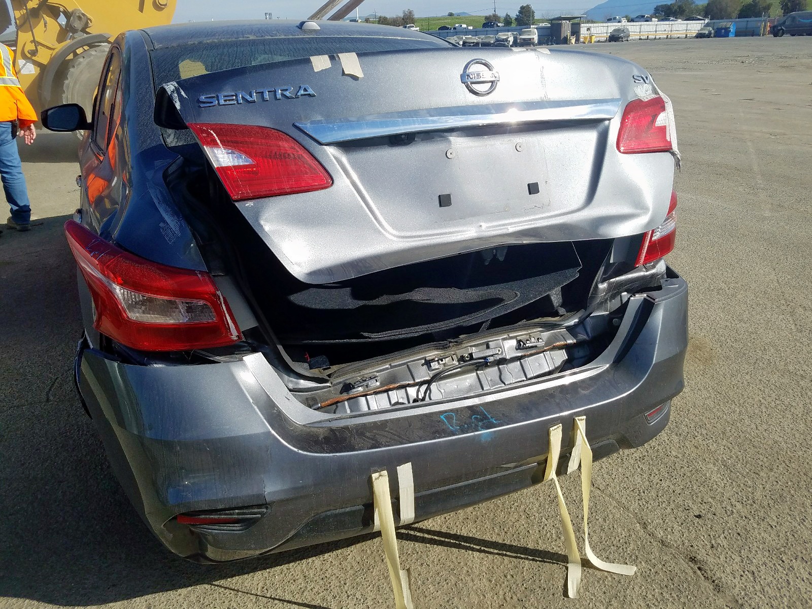 Nissan Sentra 2017 — 10