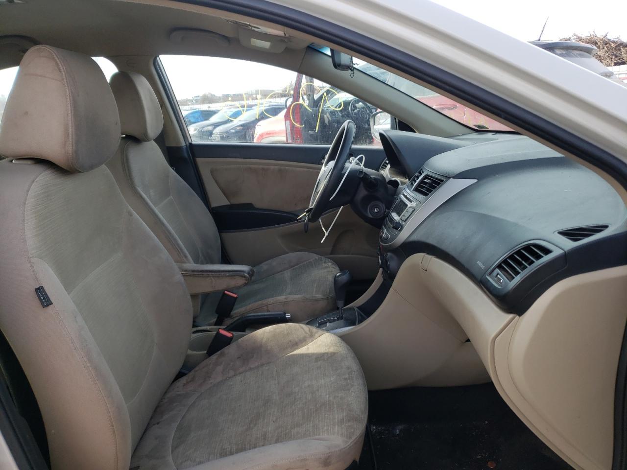 Hyundai Accent 2015 — 5