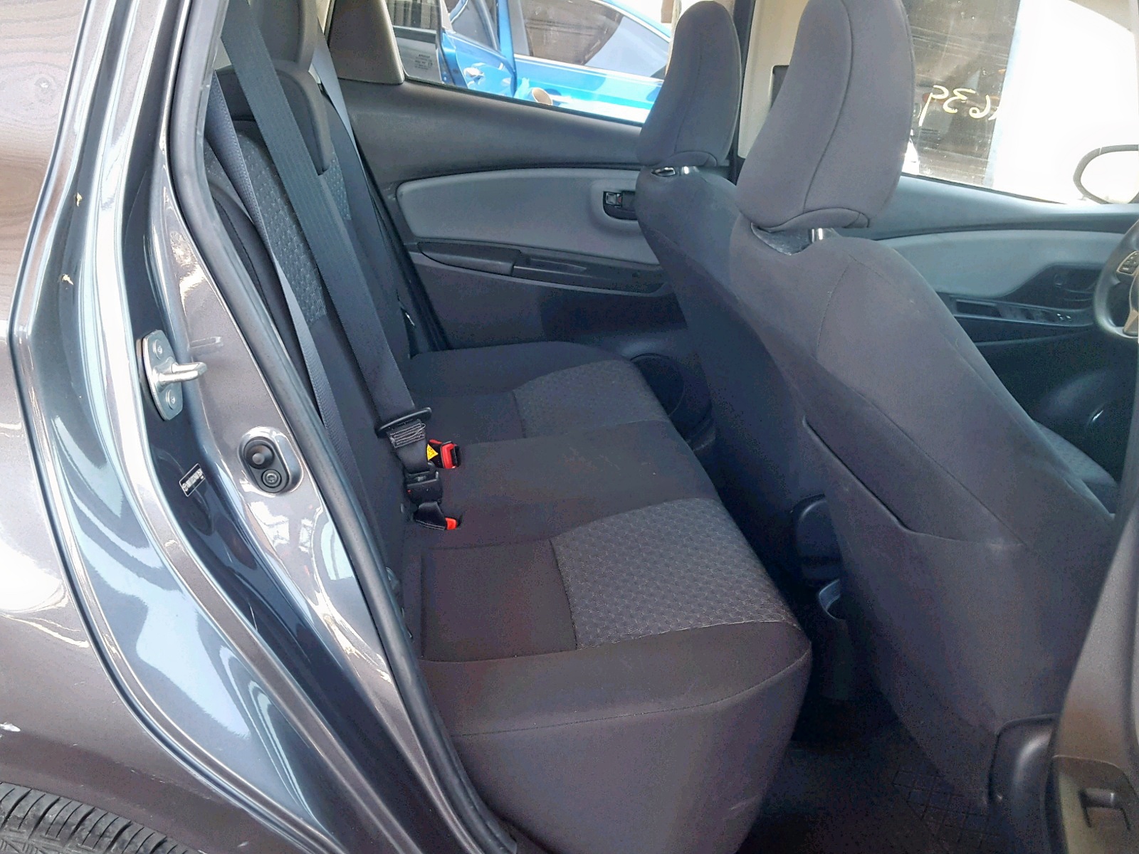 Toyota Yaris 2017 — 7