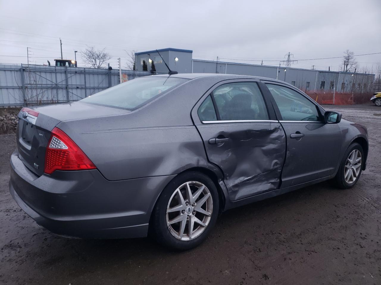 Ford Fusion 2010 — 3