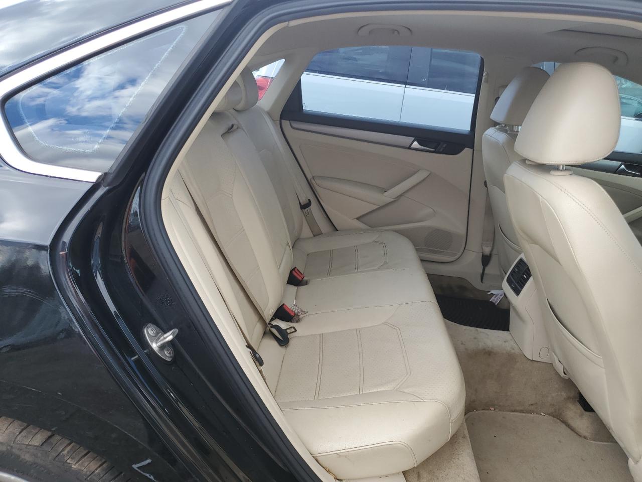 Volkswagen Passat 2015 — 11