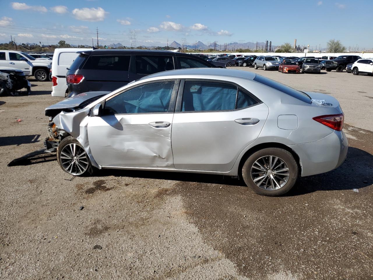 Toyota Corolla Le 2018 — 3