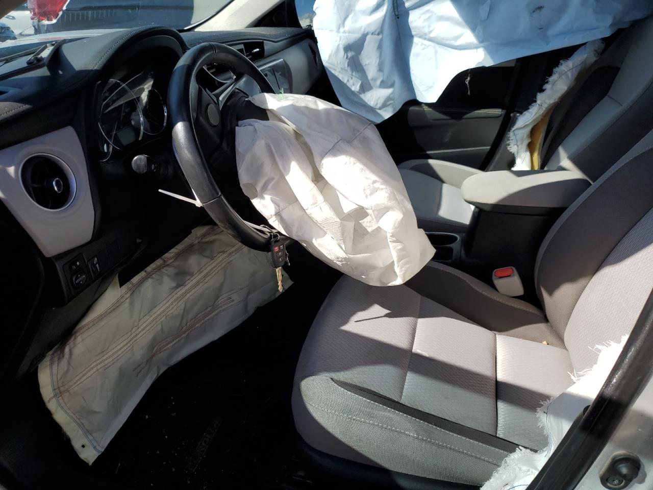 Toyota Corolla Le 2018 — 8