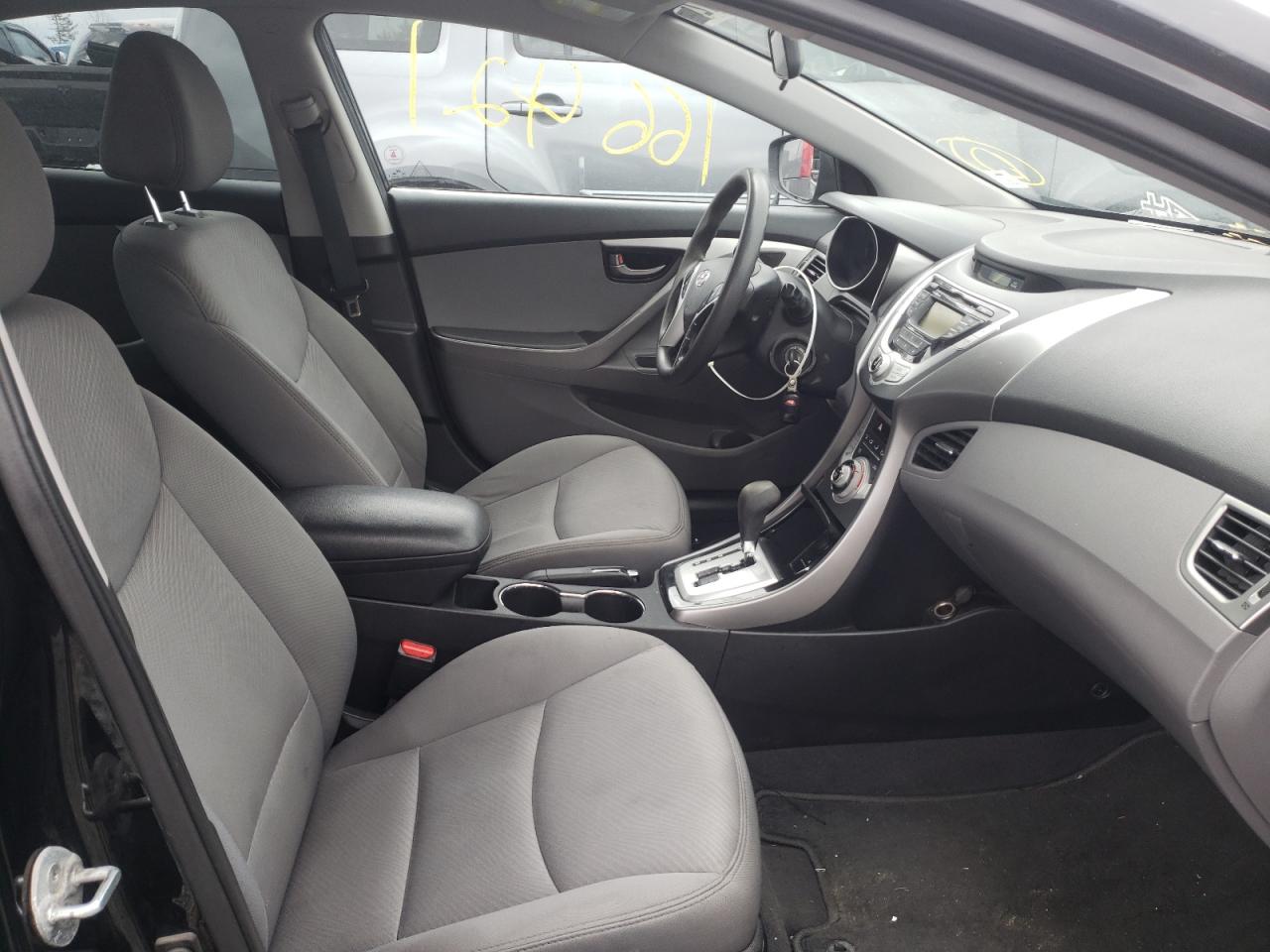 Hyundai Elantra Gl 2012 — 5