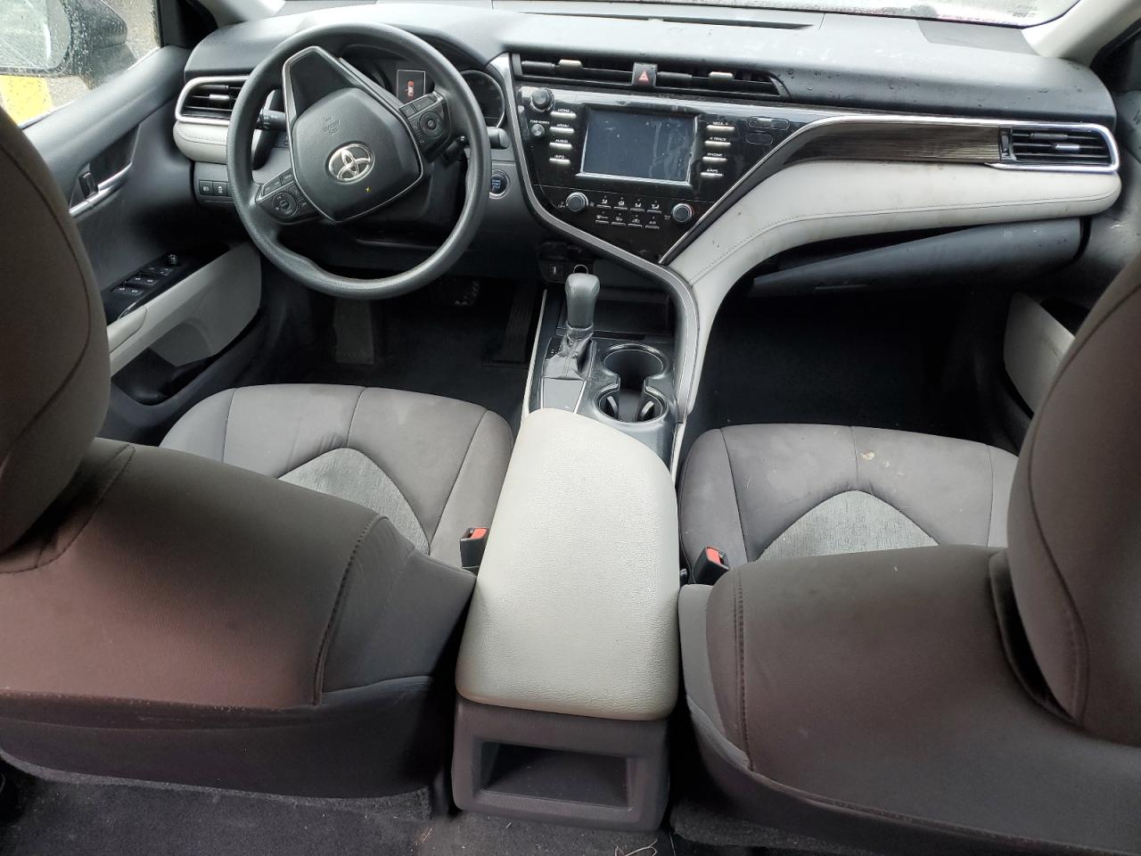 Toyota Camry 2018 — 9
