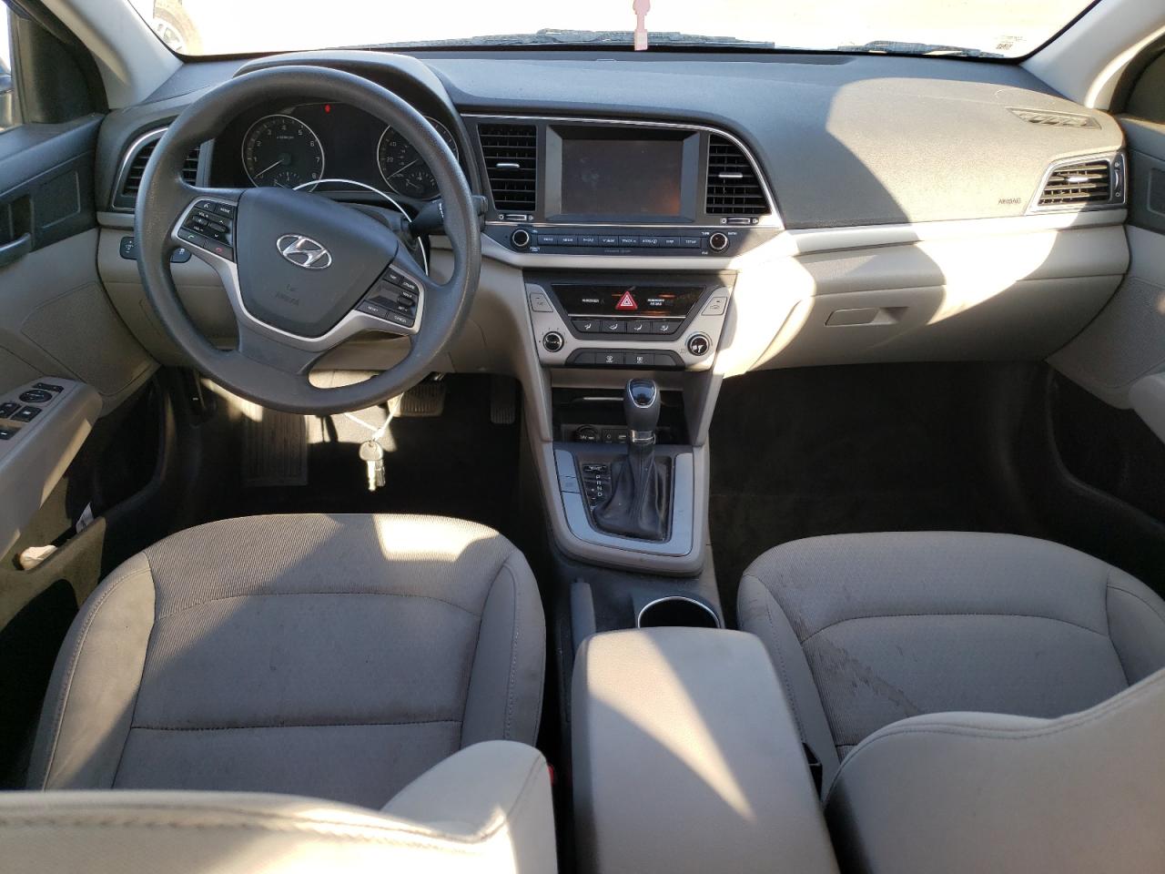 Hyundai Elantra 2018 — 9