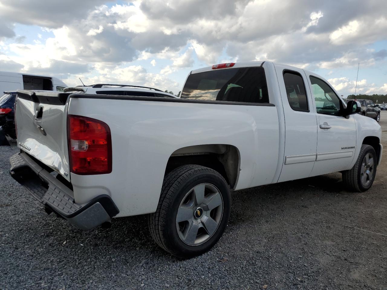 Chevrolet Silverado 2009 — 3
