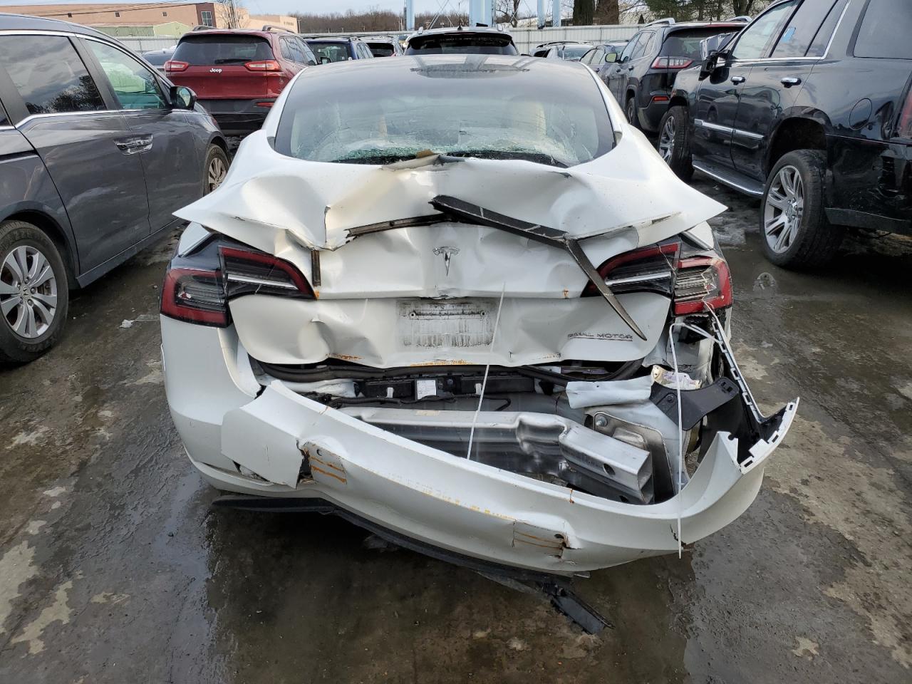 Tesla Model 3 2022 — 7