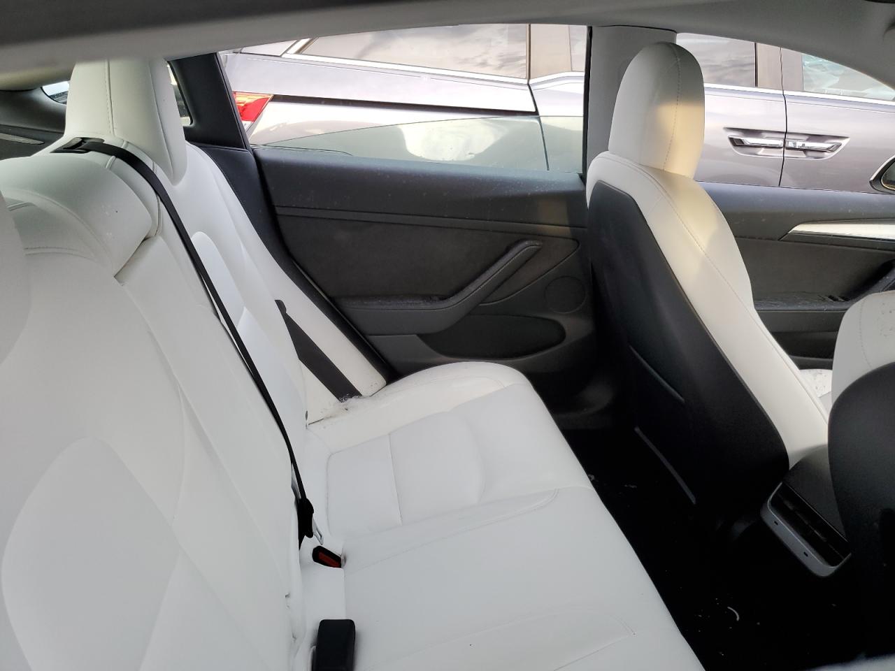 Tesla Model 3 2022 — 11
