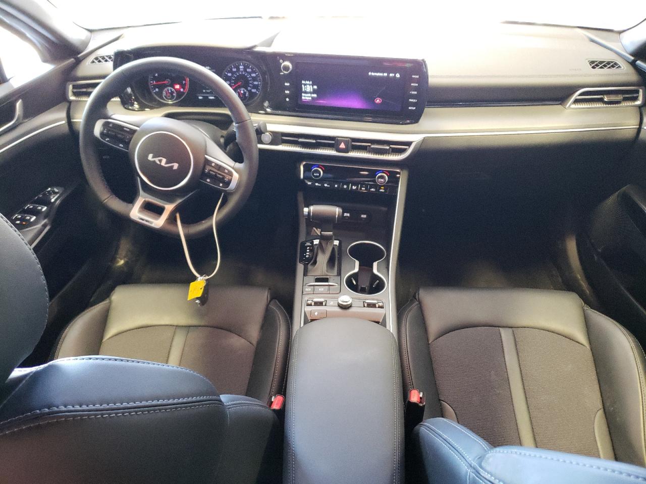 Kia K5 2024 — 9