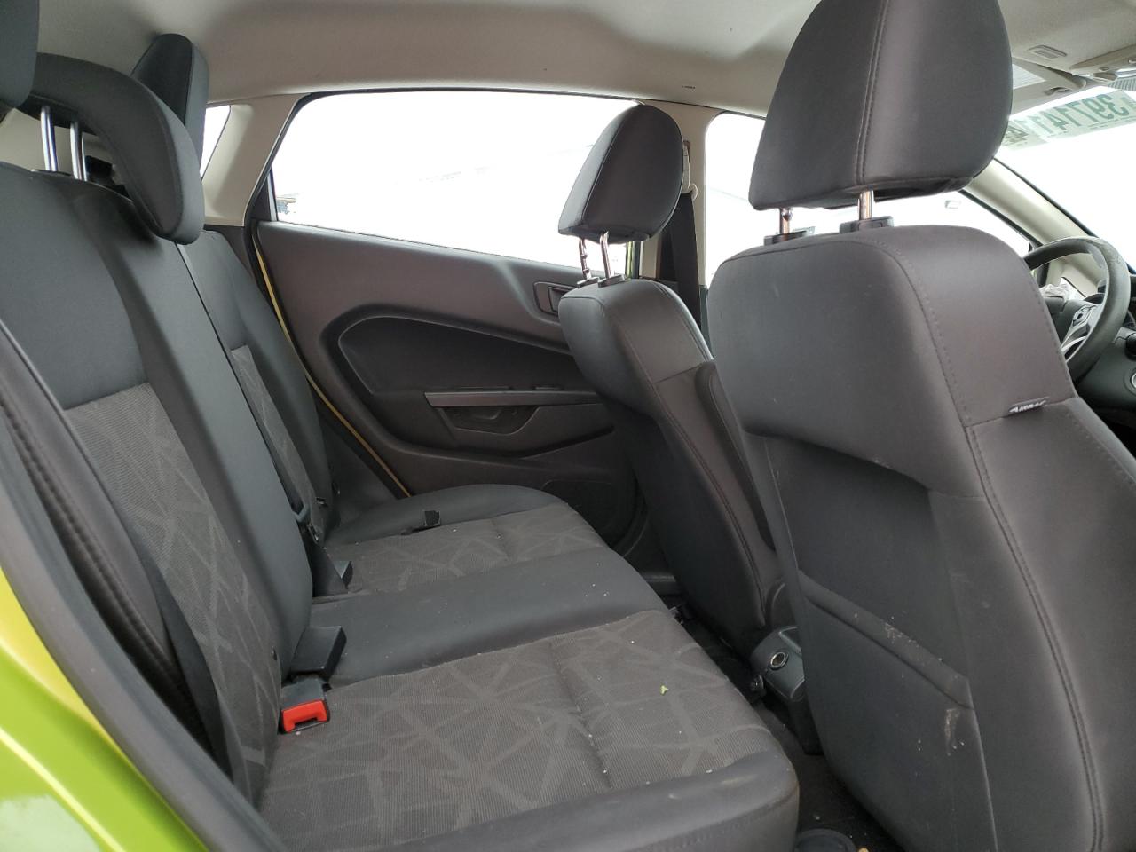 Ford Fiesta 2012 — 11