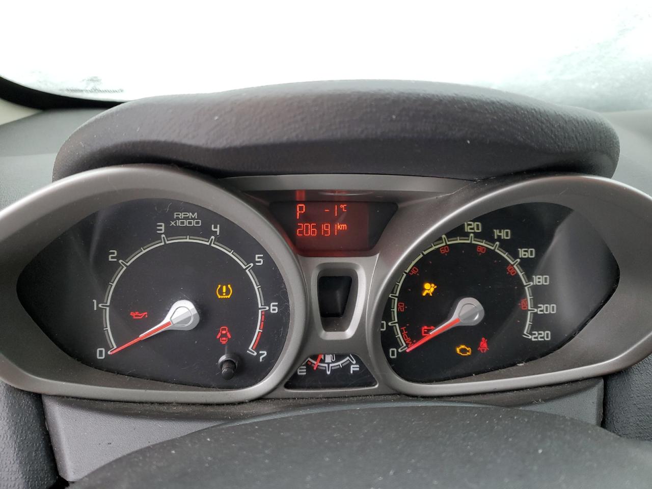 Ford Fiesta 2012 — 10