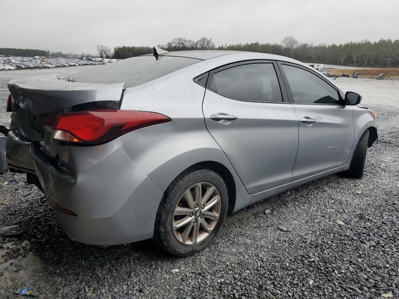 Hyundai Elantra 2015 — 4