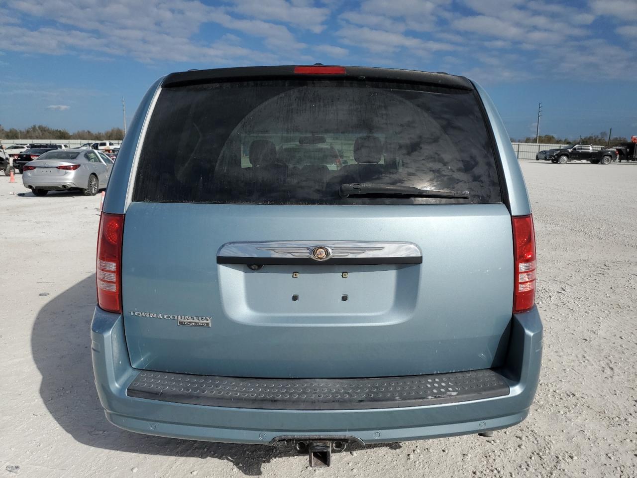 Chrysler Town & Country 2008 — 7