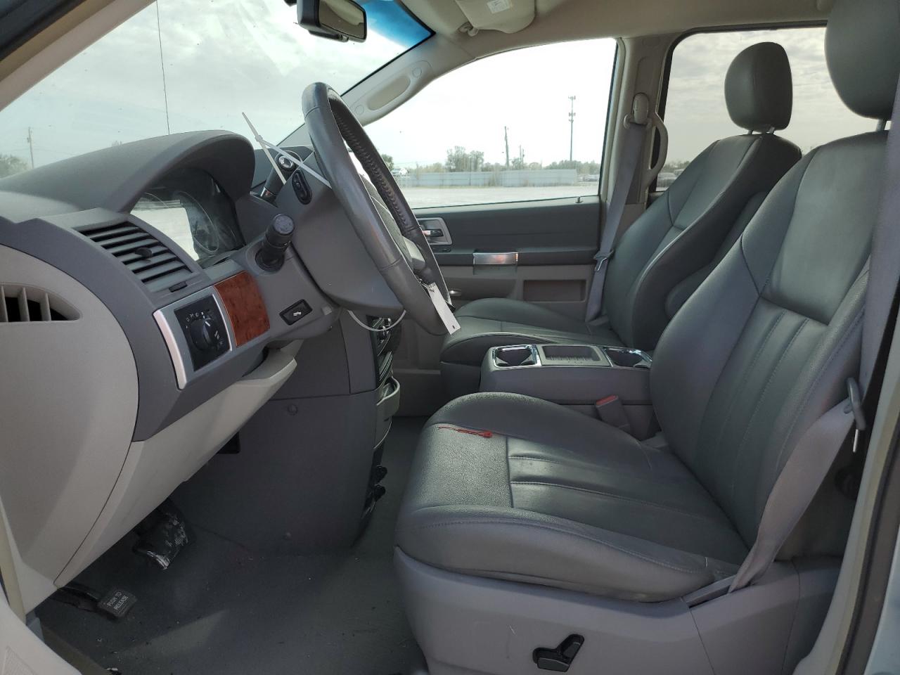 Chrysler Town & Country 2008 — 8