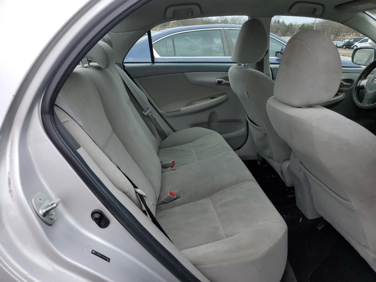 Toyota Corolla 2010 — 11