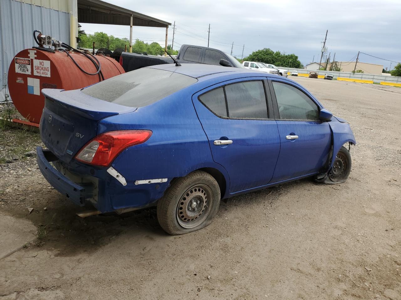Nissan Versa 2015 — 4