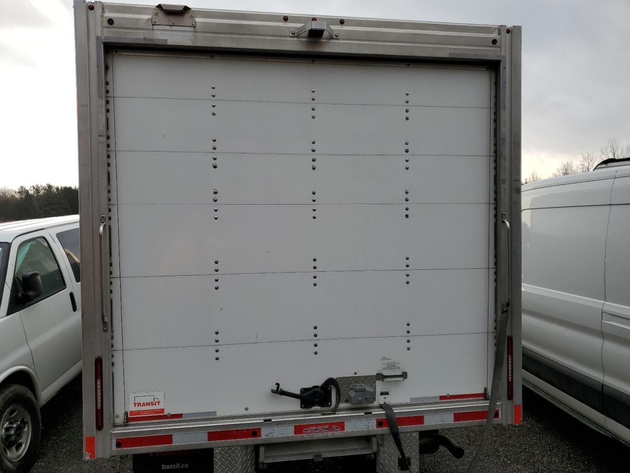 GMC Savana Cutaway G3500 2019 — 7