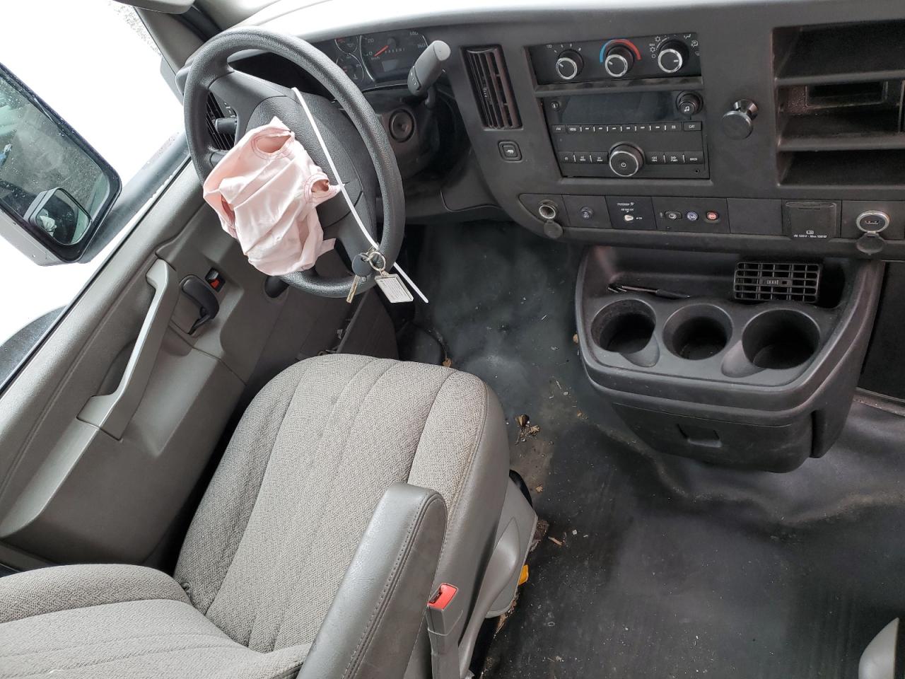 GMC Savana Cutaway G3500 2019 — 9