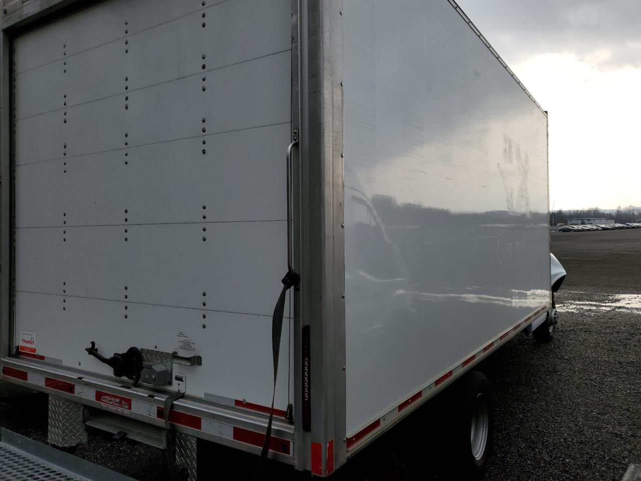 GMC Savana Cutaway G3500 2019 — 4