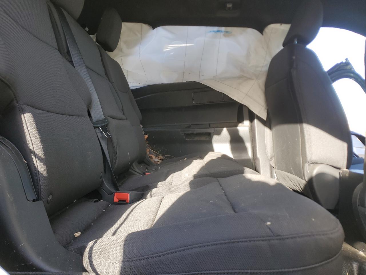 Ford Explorer 2022 — 12