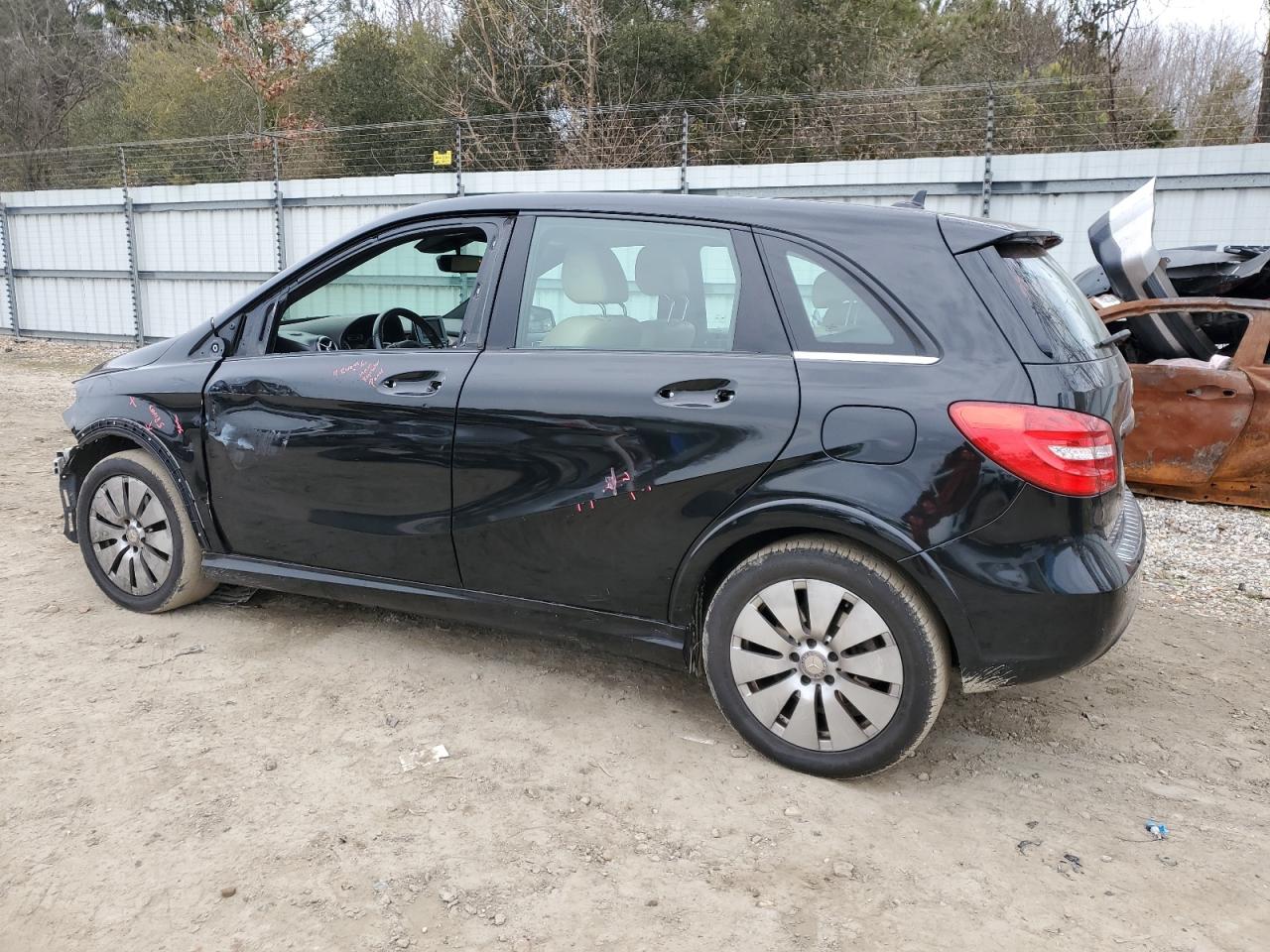 Mercedes-Benz B 2014 — 3
