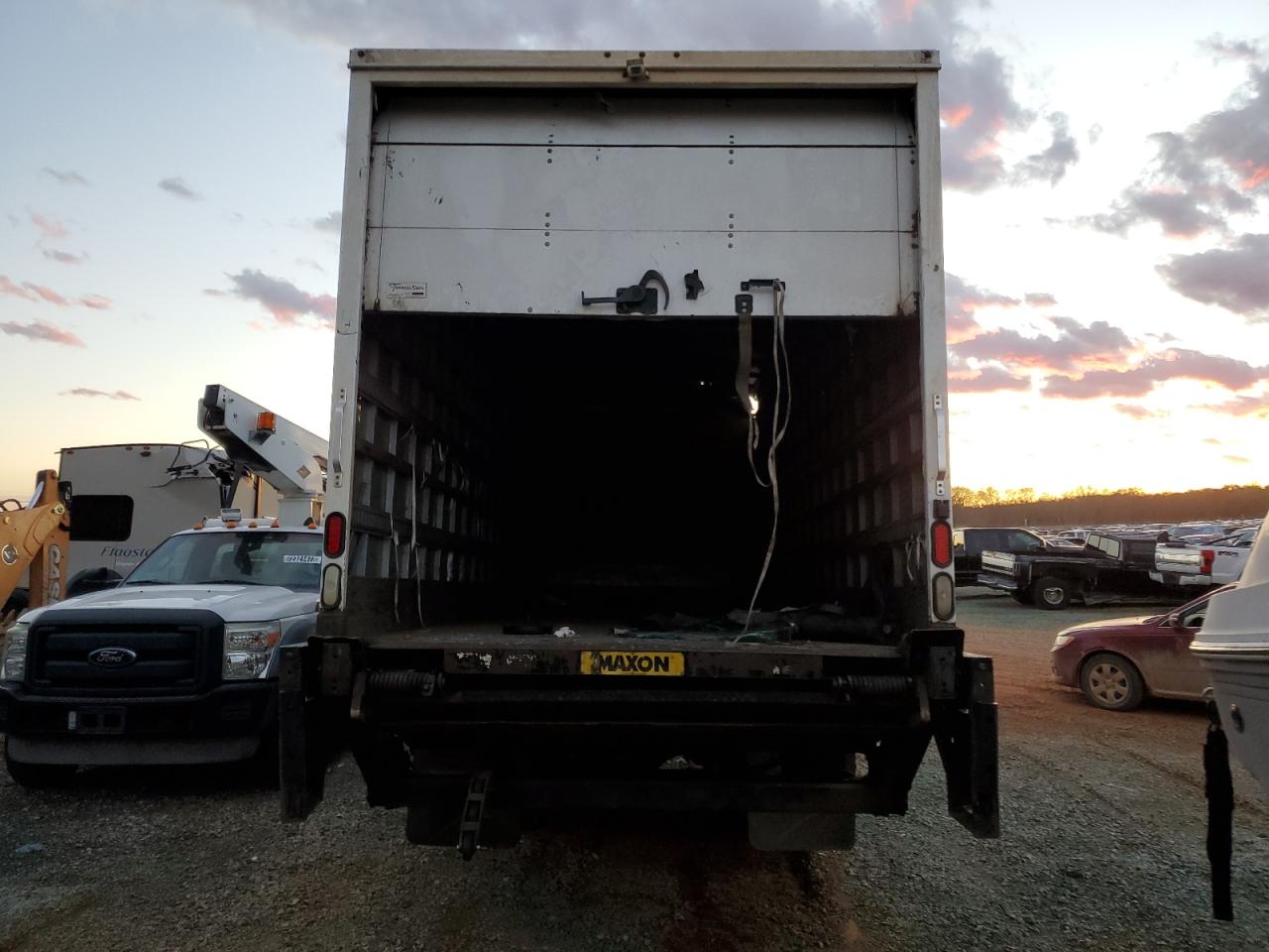 FREIGHTLINER M2 2012 — 10