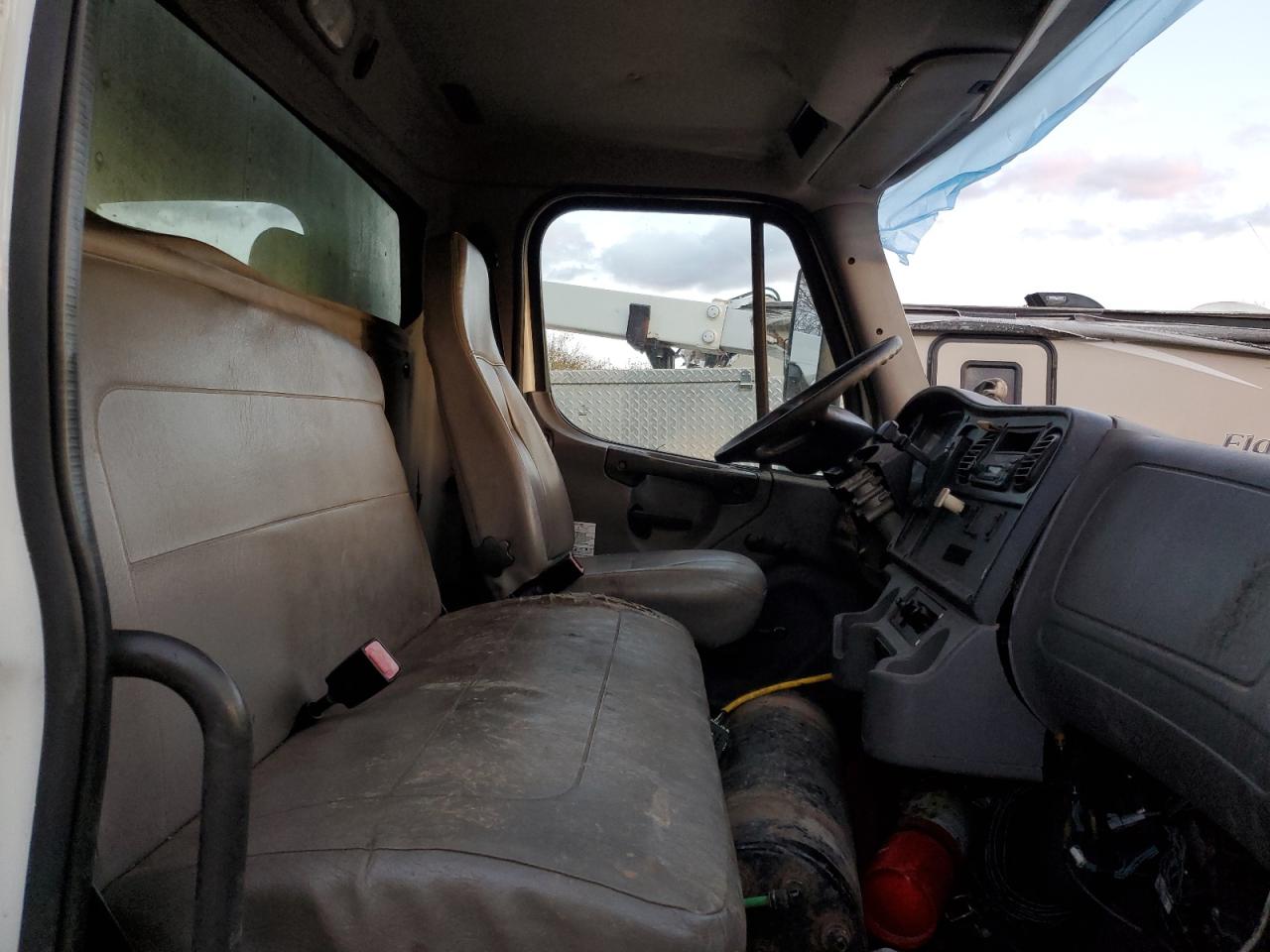 FREIGHTLINER M2 2012 — 6