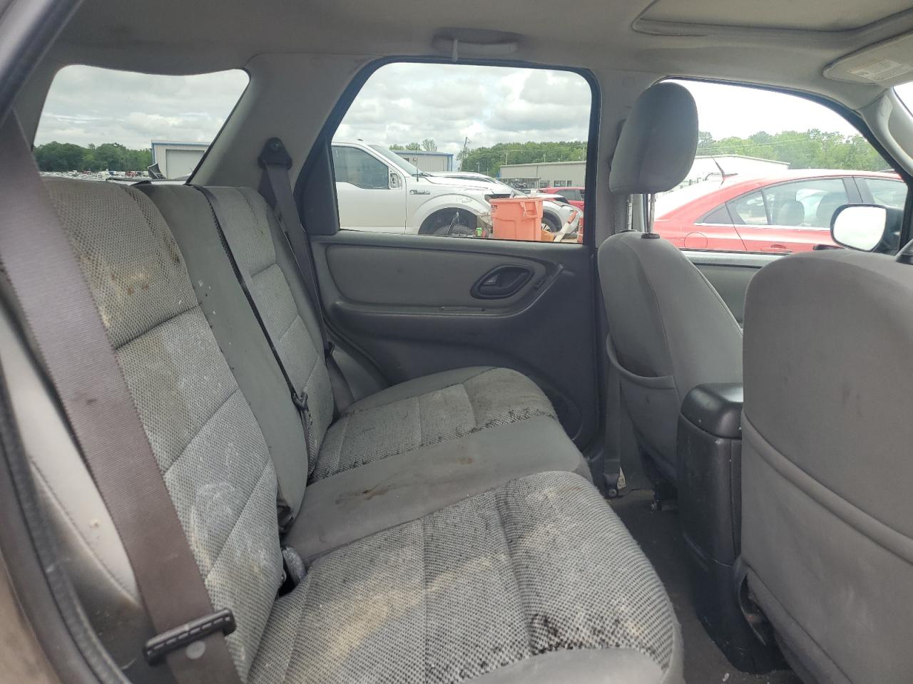 Ford Escape 2005 — 11