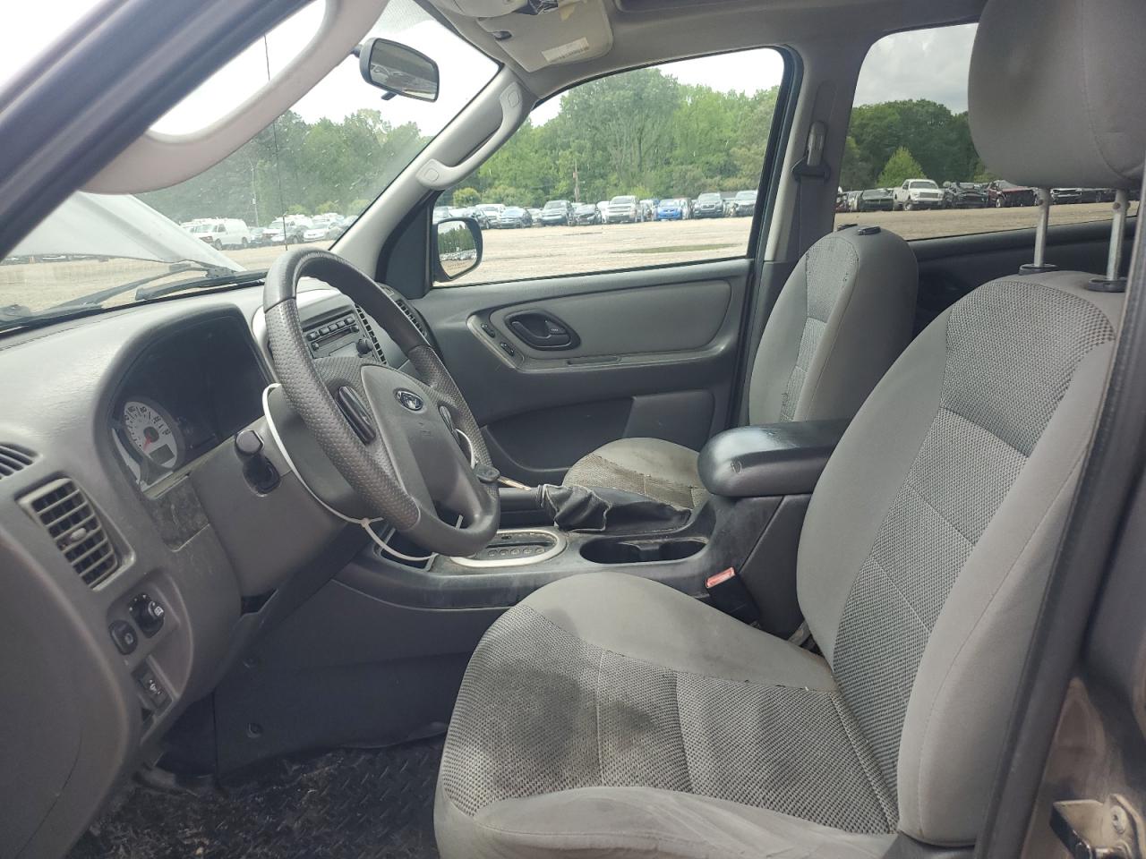 Ford Escape 2005 — 8