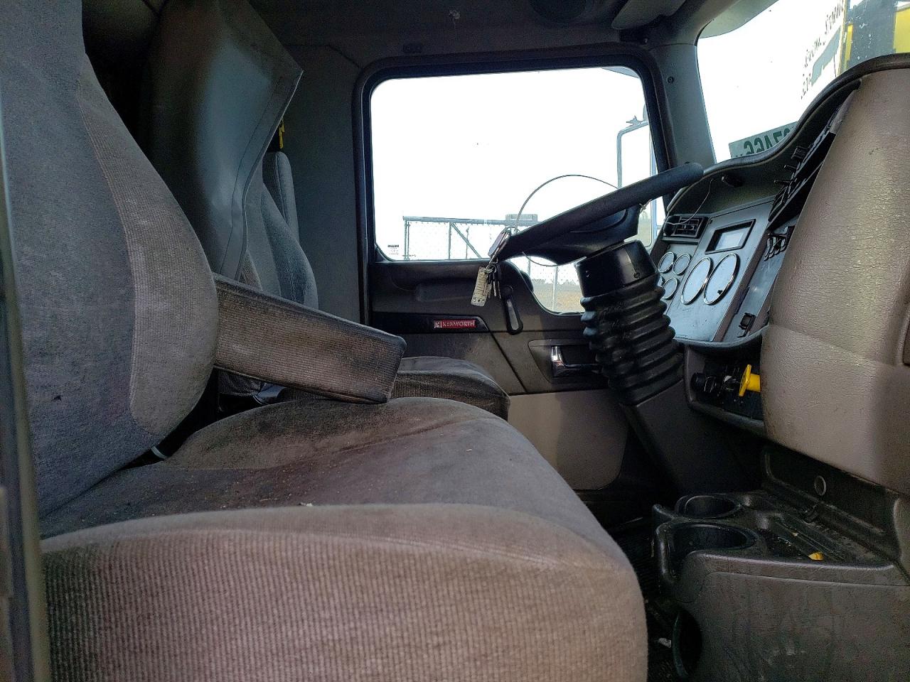 Kenworth T300 2013 — 9