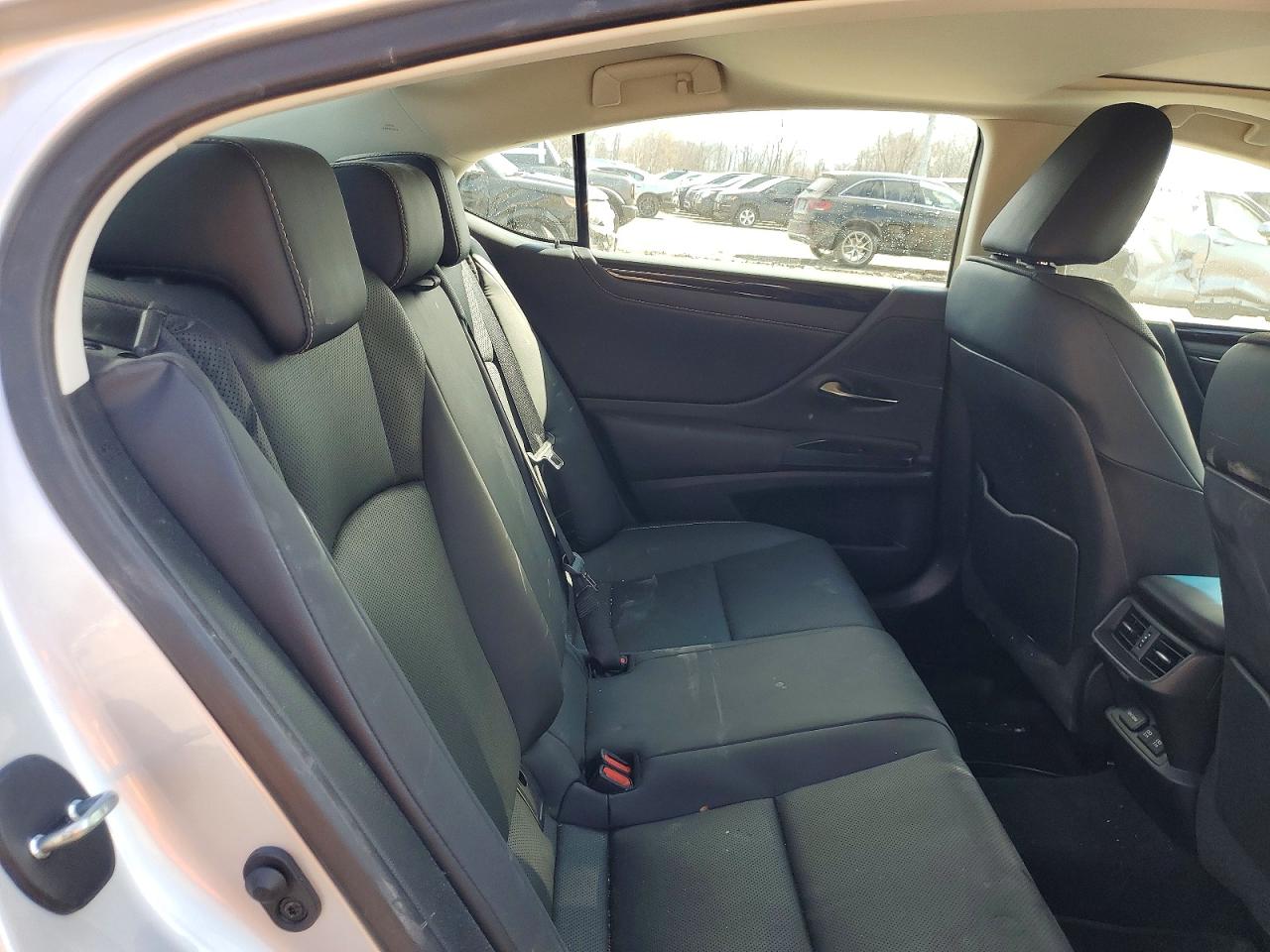 Lexus ES 350 2021 — 11