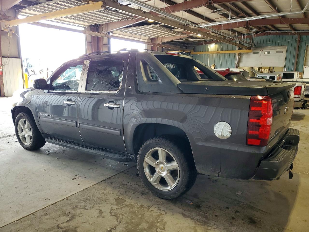 CHEVROLET AVALANCHE 2011 — 3
