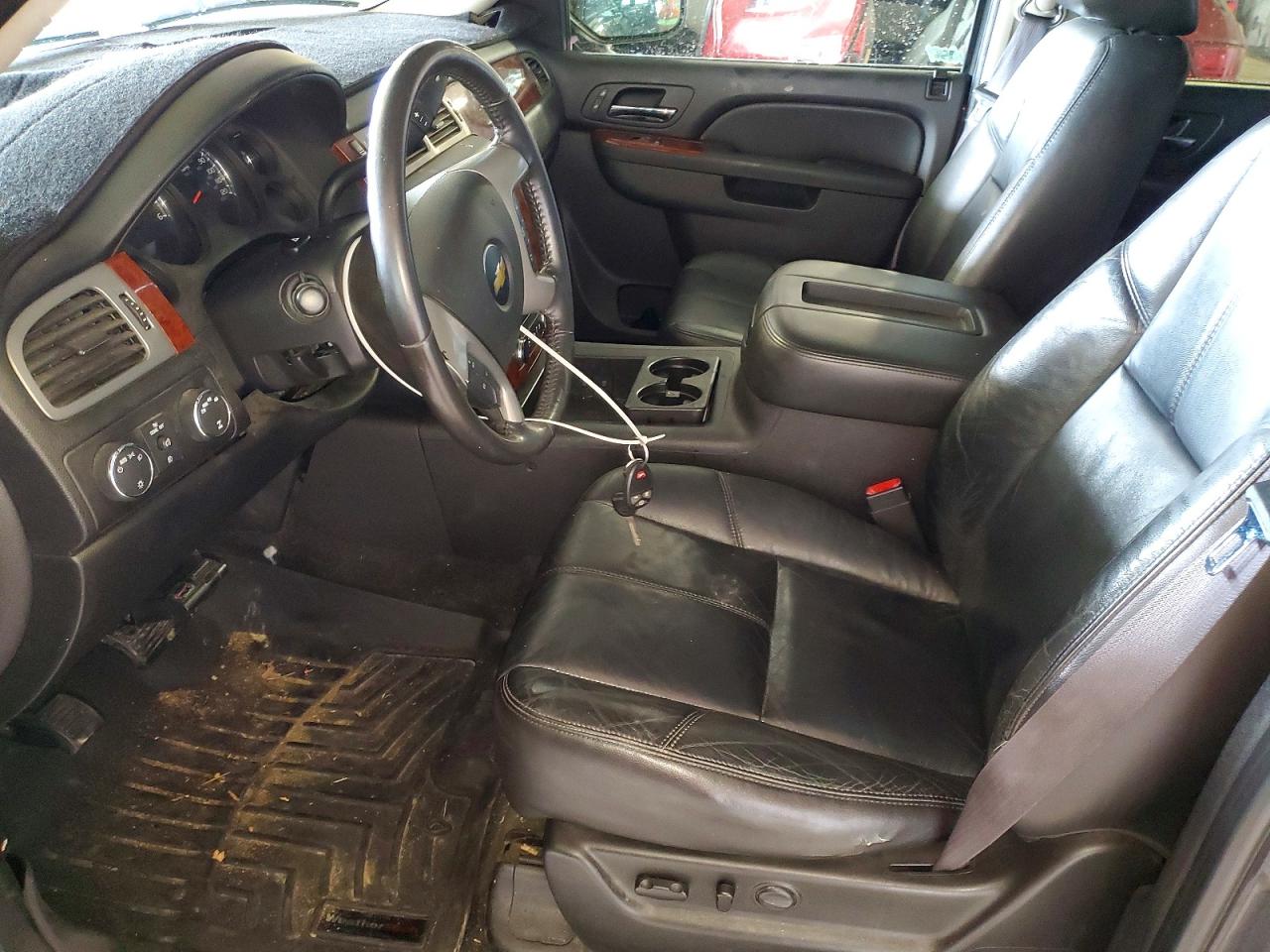 CHEVROLET AVALANCHE 2011 — 8