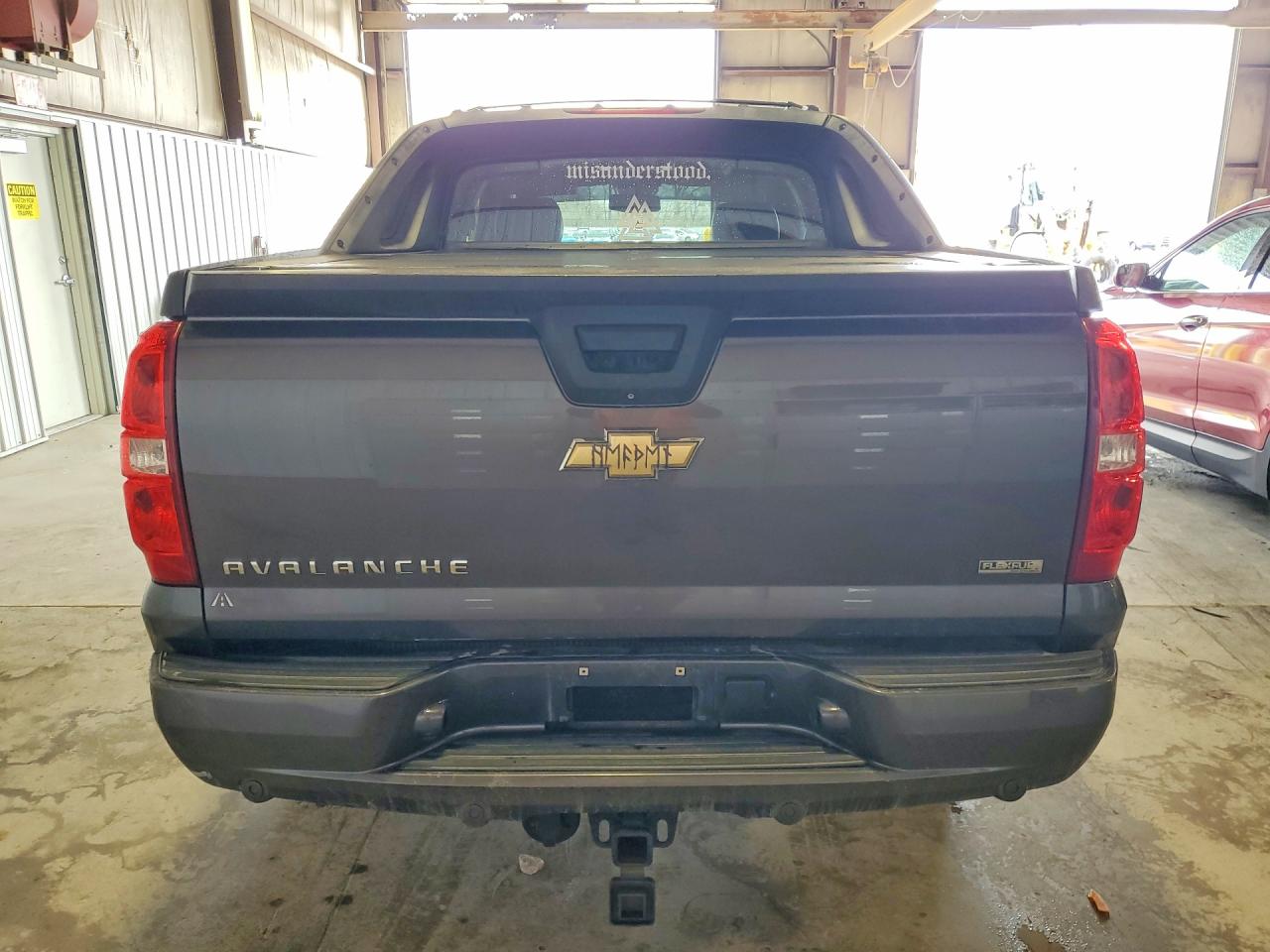 CHEVROLET AVALANCHE 2011 — 7