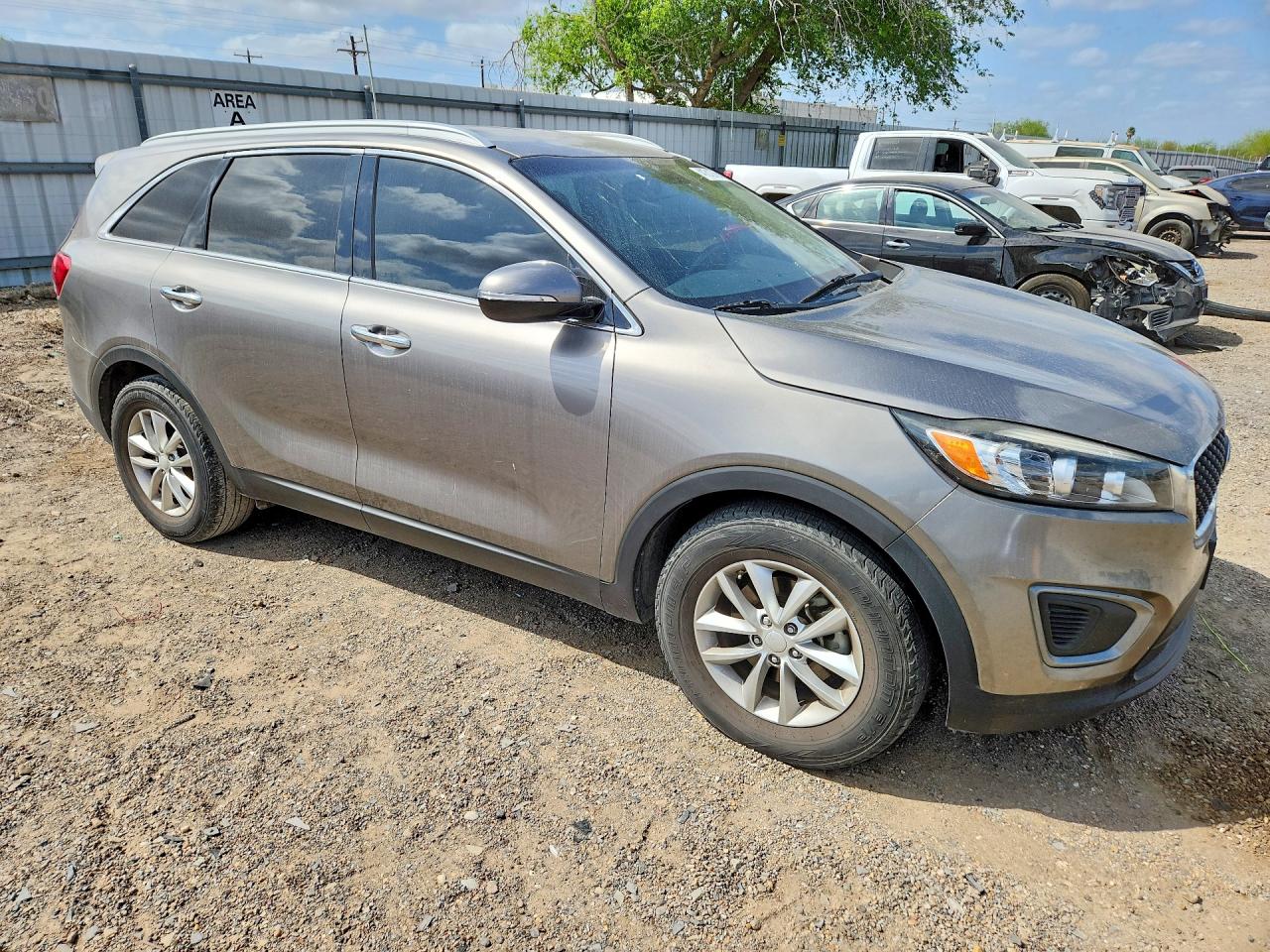2016 KIA SORENTO LX