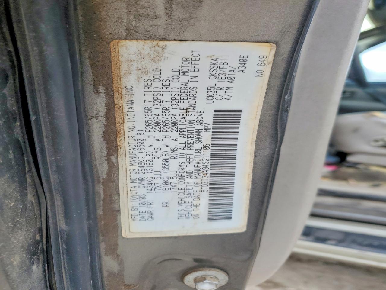 Toyota Sequoia 2004 — 13