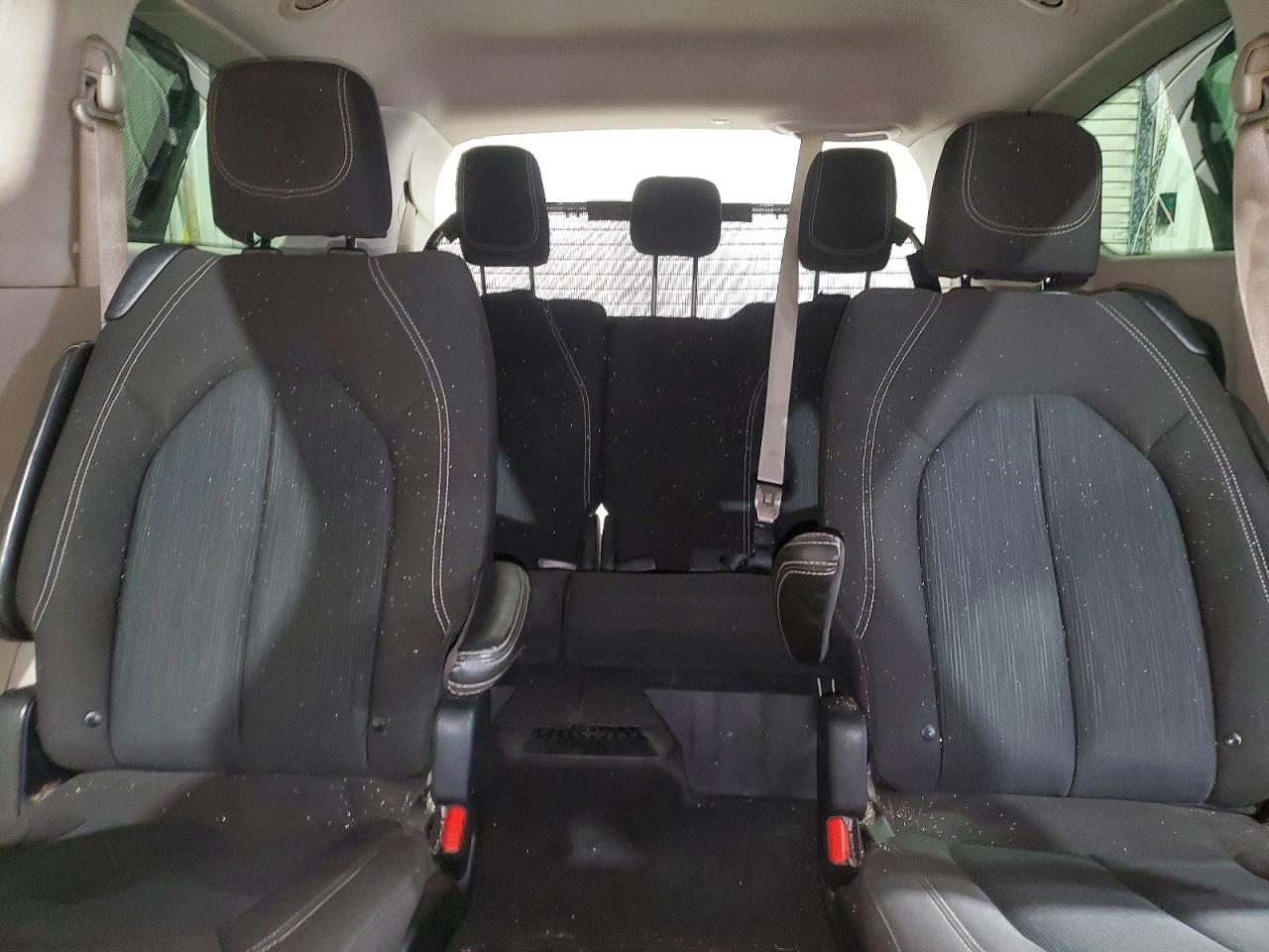 Chrysler Voyager 2022 — 11