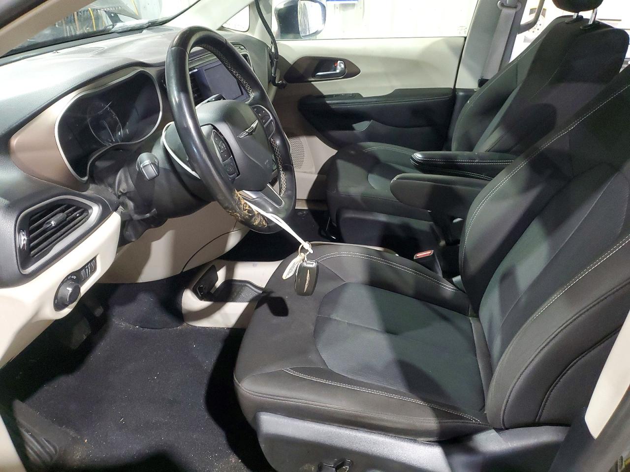 Chrysler Voyager 2022 — 8
