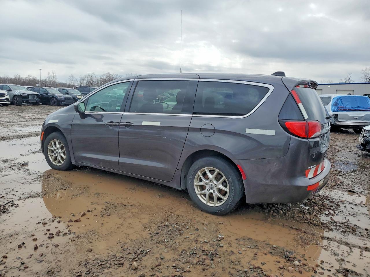 Chrysler Voyager 2022 — 3