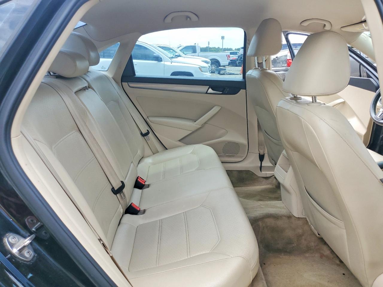 Volkswagen Passat 2015 — 11