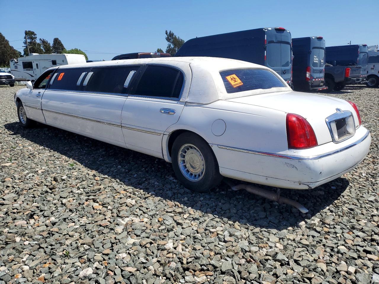 Lincoln Town Car 2001 — 3