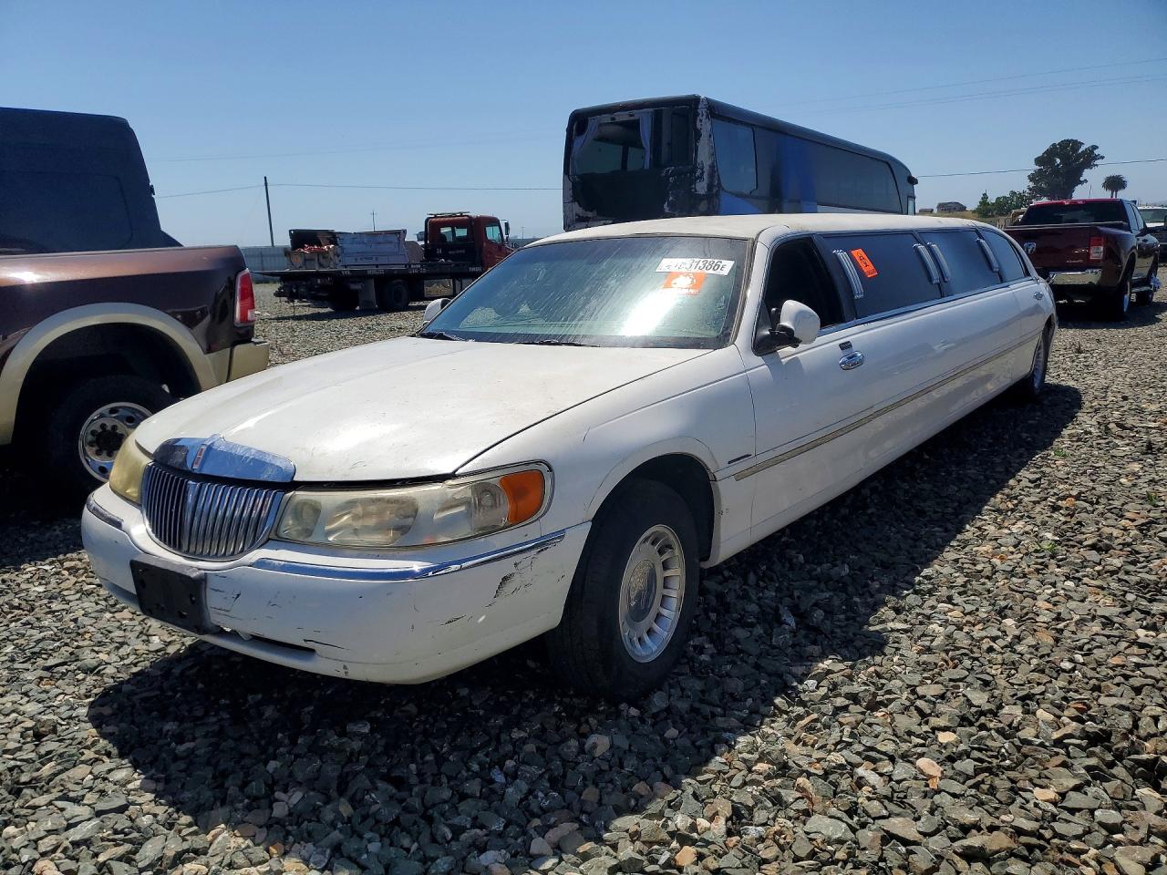 Lincoln Town Car 2001 — 2