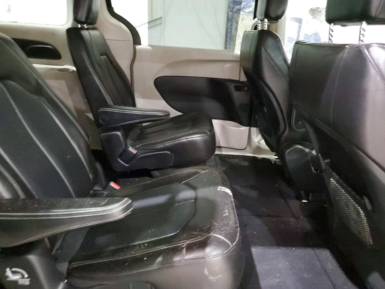 Chrysler Voyager 2021 — 12