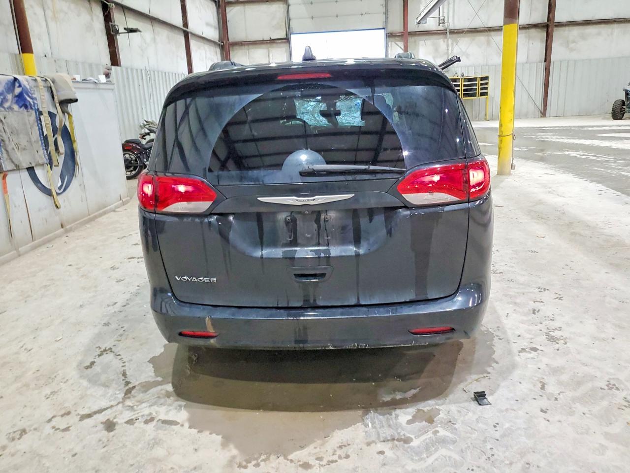 Chrysler Voyager 2021 — 7