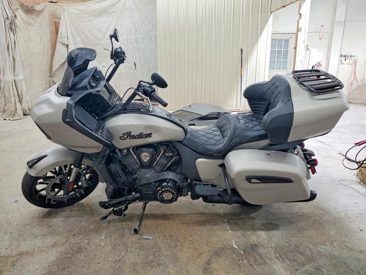 INDIAN MOTORCYCLE CO. PURSUIT 2023 — 4