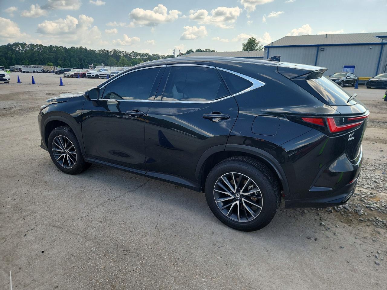 Lexus NX 2025 — 3