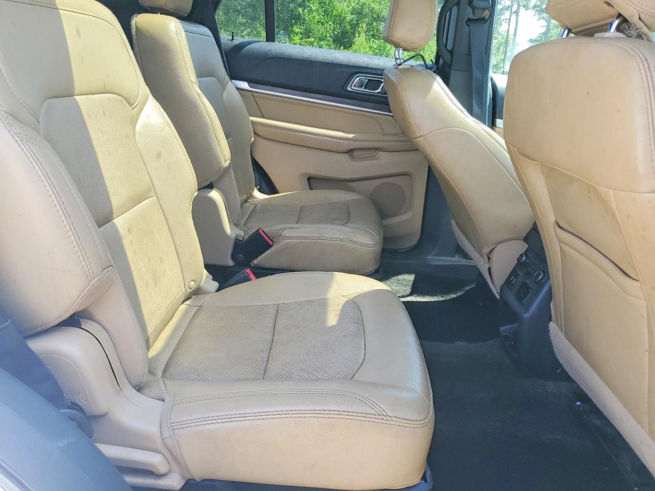 Ford Explorer 2017 — 12