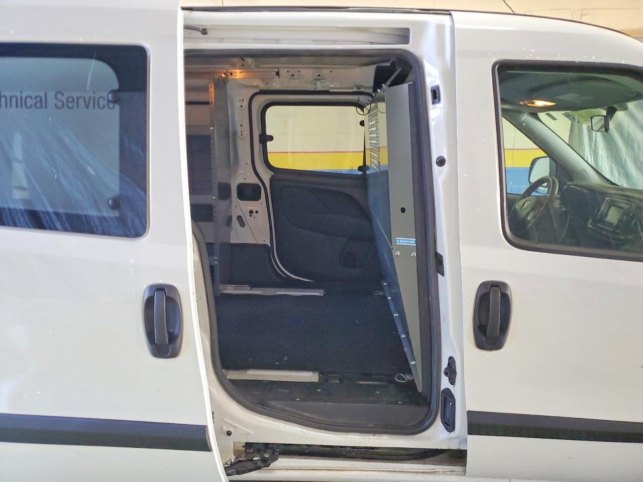 RAM PROMASTER CITY 2017 — 12